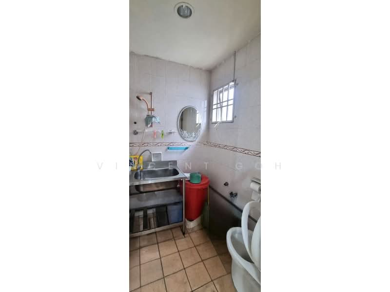 2-storey Terraced House for Sale in Sungai Buloh (Selangor) - Vincent Goh - Bathroom - PropertyGuru.com.my