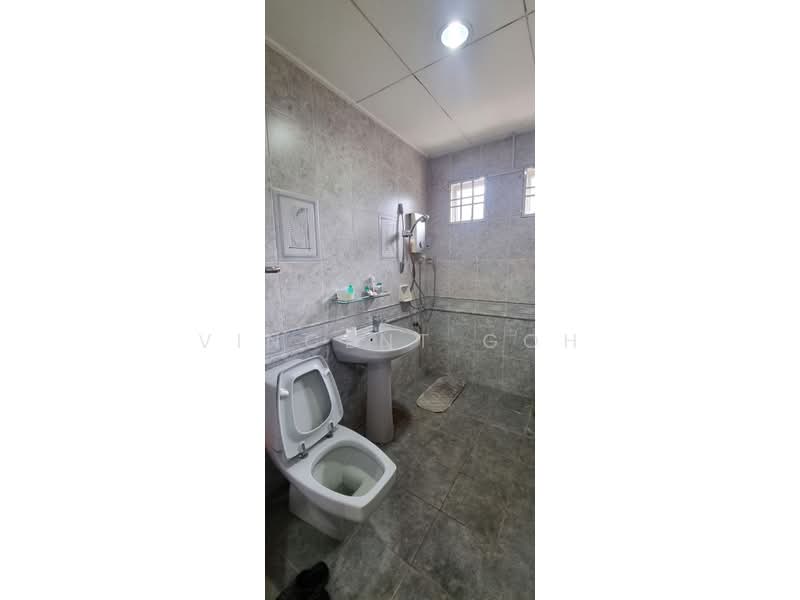 2-storey Terraced House for Sale in Sungai Buloh (Selangor) - Vincent Goh - Bathroom - PropertyGuru.com.my
