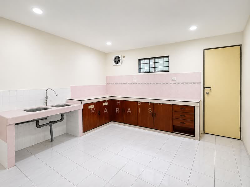 Rumah Teres untuk Dijual di Lembah Keramat (Ulu Kelang) - Aishah binti Marais - Kitchen - PropertyGuru.com.my