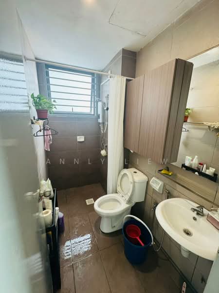 Service Residence for Sale at ARC @ Austin Hills - Annly Liew - Bathroom - PropertyGuru.com.my