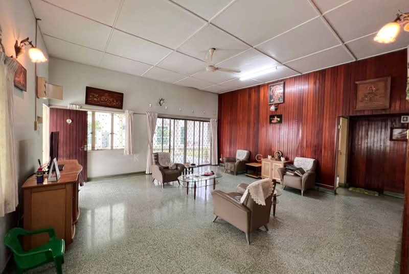 Rumah Banglo untuk Dijual di Seksyen 12 (Petaling Jaya) - Key Ling - Living Room - PropertyGuru.com.my