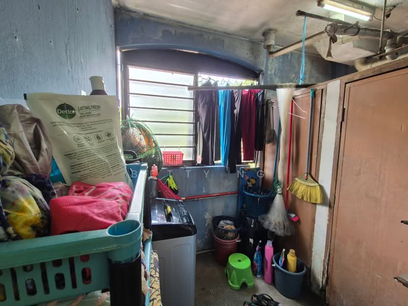 Rumah Flat untuk Dijual di Taman Tampoi Utama Flat - Betty Ng - PropertyGuru.com.my