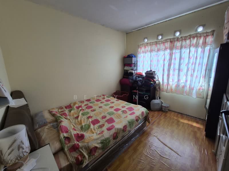 Rumah Flat untuk Dijual di Taman Tampoi Utama Flat - Betty Ng - PropertyGuru.com.my