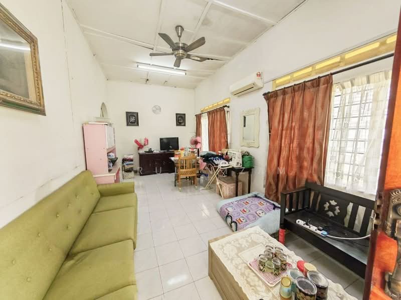 Tanah Kediaman untuk Dijual di Johor Bahru (Johor) - AIRUL NIZAM - Living Room - PropertyGuru.com.my