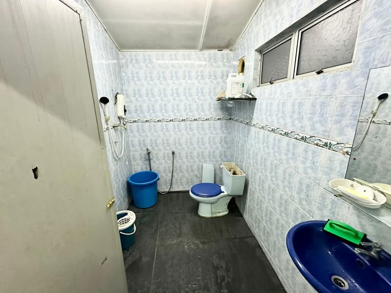 Rumah Teres 2 Tingkat untuk Dijual di PJS 3, Taman Medan Baru (Petaling Jaya) - Henrick Tan - Bathroom - PropertyGuru.com.my