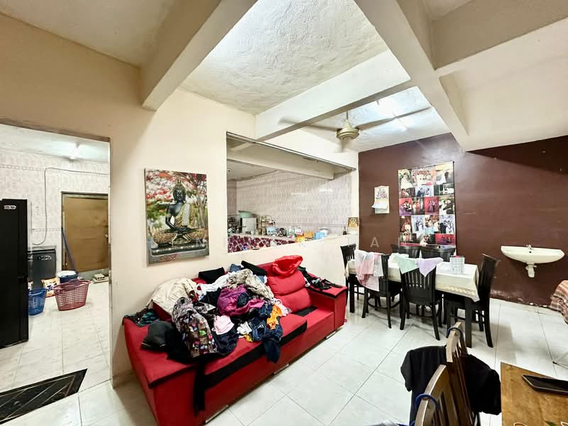 Rumah Teres 2 Tingkat untuk Dijual di PJS 3, Taman Medan Baru (Petaling Jaya) - Henrick Tan - Living Room - PropertyGuru.com.my