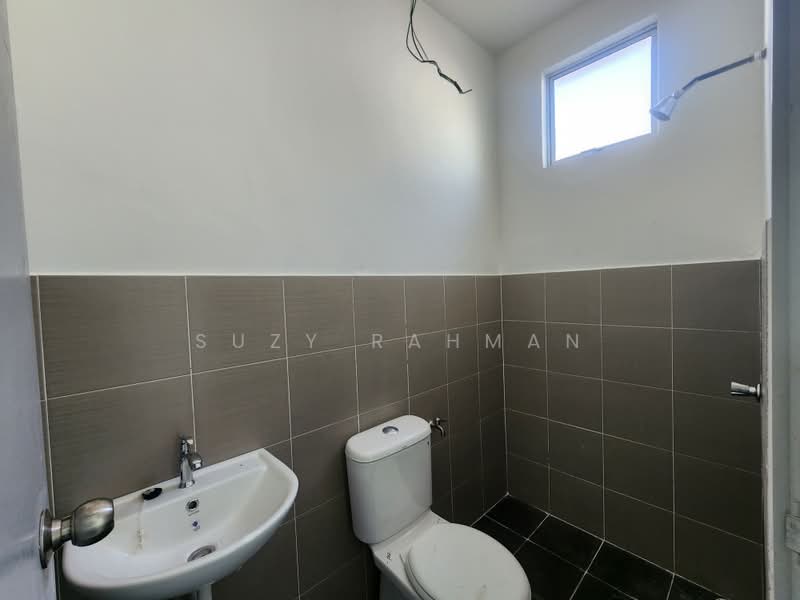 2-storey Terraced House for Sale in Nilai (Negeri Sembilan) - Suzy Rahman - Bathroom - PropertyGuru.com.my
