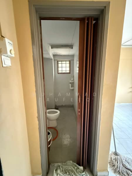 Pangsapuri untuk Disewa di Pangsapuri Subang Suria - Muhammad Taufeeq - Bathroom - PropertyGuru.com.my