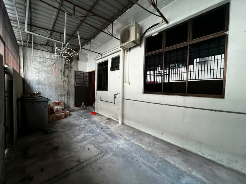 2-storey Terraced House for Sale in Taman Bersatu (Kulai) - Zack Chow - Exterior - PropertyGuru.com.my