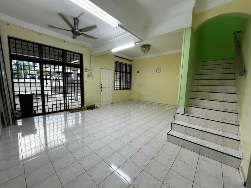 2-storey Terraced House for Sale in Taman Bersatu (Kulai) - Zack Chow - Living Room - PropertyGuru.com.my