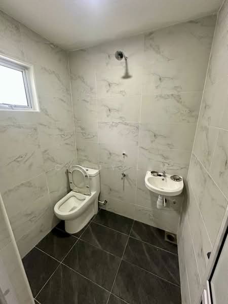 Rumah Teres 2 Tingkat untuk Dijual di Taman Megah Ria (Masai) - Cindy Lim - Bathroom - PropertyGuru.com.my