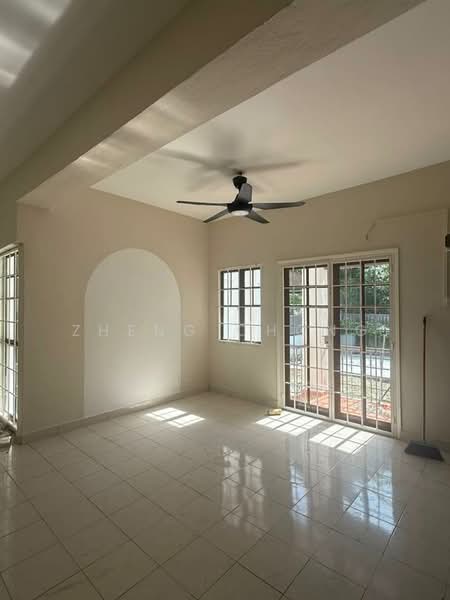 Rumah Teres 2 Tingkat untuk Dijual di Seksyen 7 (Kota Damansara) - Zheng Chong - Living Room - PropertyGuru.com.my
