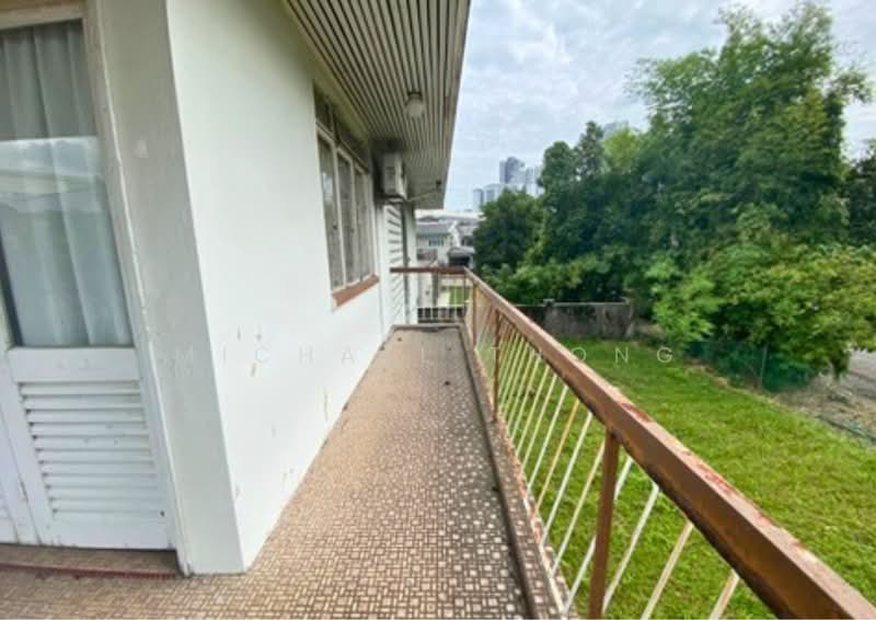 Rumah Banglo untuk Dijual di Seksyen 1 (Petaling Jaya) - Michael Thong - Side Balcony - PropertyGuru.com.my