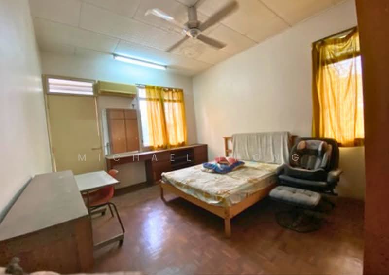 Rumah Banglo untuk Dijual di Seksyen 1 (Petaling Jaya) - Michael Thong - Bedroom 3 (1st Floor) - PropertyGuru.com.my