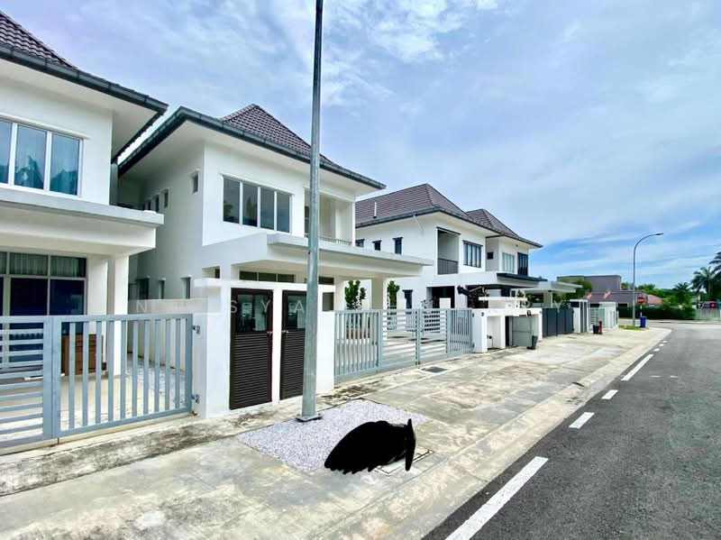 Semi-Detached House for Sale in Seksyen U15 (Shah Alam) - Niesya Shuekry - Exterior - PropertyGuru.com.my