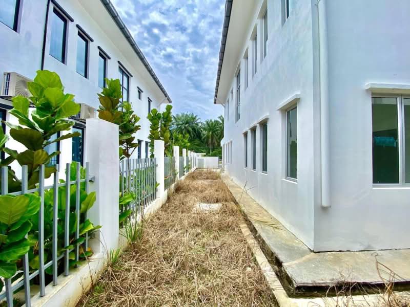 Semi-Detached House for Sale in Seksyen U15 (Shah Alam) - Niesya Shuekry - Exterior - PropertyGuru.com.my