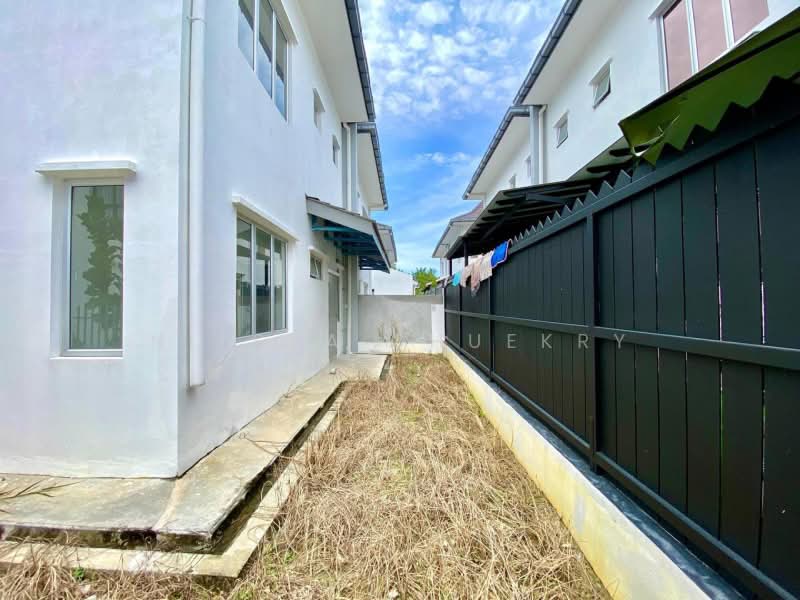 Semi-Detached House for Sale in Seksyen U15 (Shah Alam) - Niesya Shuekry - Exterior - PropertyGuru.com.my