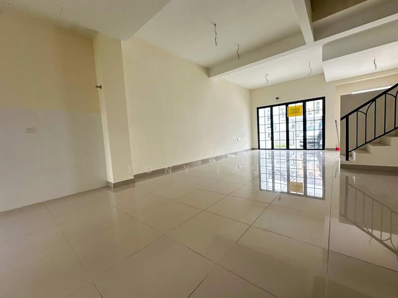 2-storey Terraced House for Sale in Dengkil (Selangor) - Tony Lau - Living Room - PropertyGuru.com.my