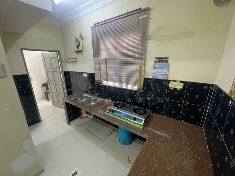 Flat for Rent at Seksyen 15 Bandar Baru Bangi - Faiza Aziz - Kitchen - PropertyGuru.com.my