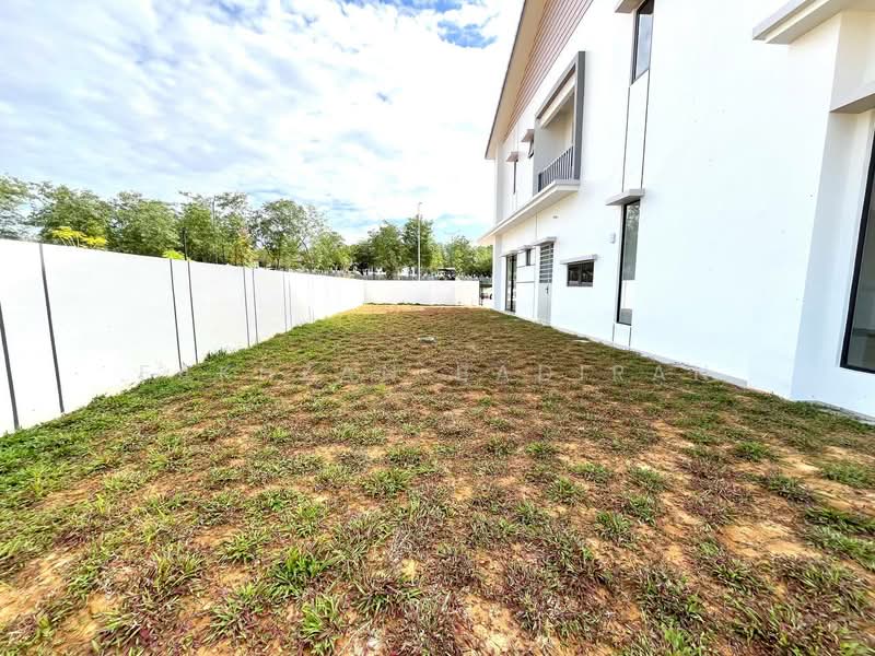 Rumah Berkembar untuk Dijual di Cyber 10 (Cyberjaya) - Fakhzan Badiran - Exterior - PropertyGuru.com.my