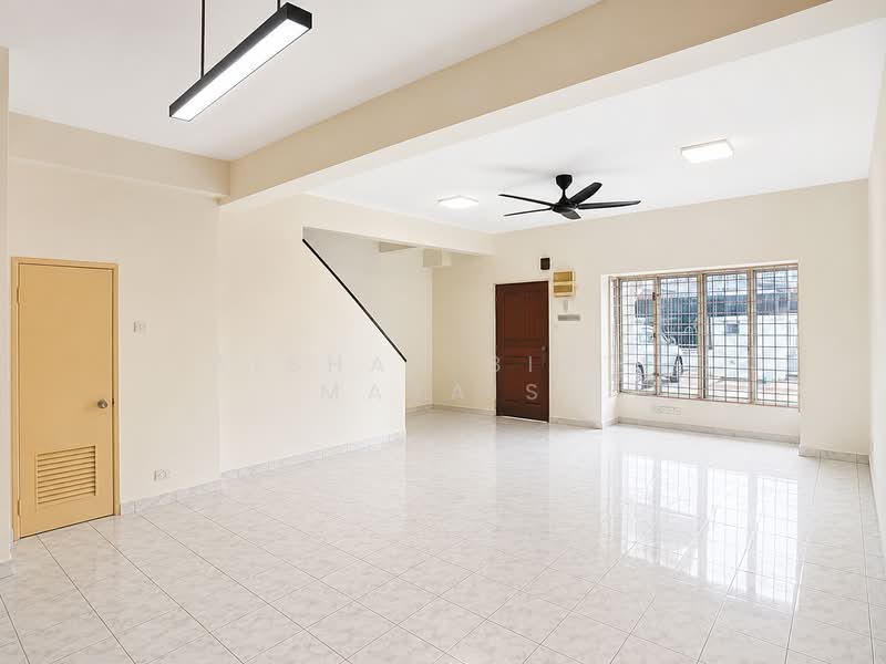 Terraced House for Sale in Bandar Botanic (Klang) - Aishah binti Marais - Living room - PropertyGuru.com.my