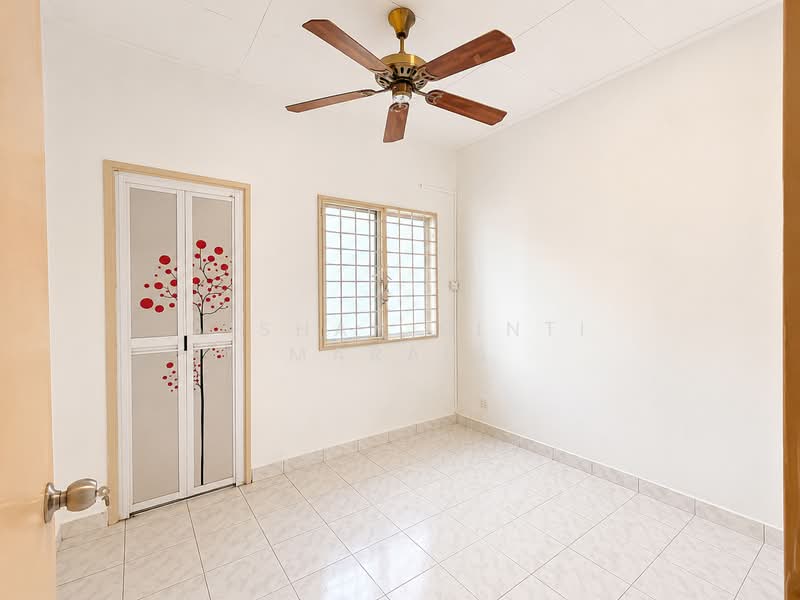 Terraced House for Sale in Bandar Botanic (Klang) - Aishah binti Marais - Bedroom - PropertyGuru.com.my