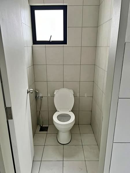 Kedai / Pejabat untuk Disewa di Setia Alam (Selangor) - Ray Lee - Bathroom - PropertyGuru.com.my
