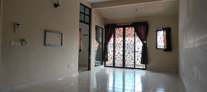 Rumah Teres 2 Tingkat untuk Dijual di Setia Pearl Island (Bayan Lepas) - S J Foo - Living Room - PropertyGuru.com.my