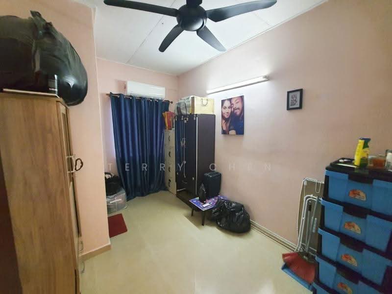 2-storey Terraced House for Sale in Bandar Putra Permai (Seri Kembangan) - Terry Chen - PropertyGuru.com.my