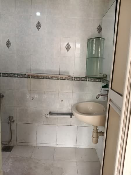 Apartment for Rent at Subang Perdana Goodyear Court 10 - Sharon Lim - Bathroom - PropertyGuru.com.my