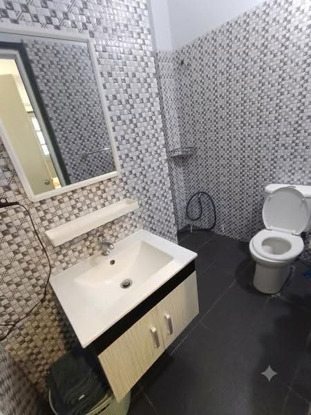 Rumah Teres 2-Tingkat untuk Dijual di Usj 11 (Subang Jaya) - Shahshi T - Bathroom - PropertyGuru.com.my