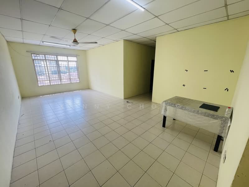 Apartment for Sale at Pangsapuri Bayu Suria (Summerfields Apartments) - Kenny Chong - Living Room - PropertyGuru.com.my