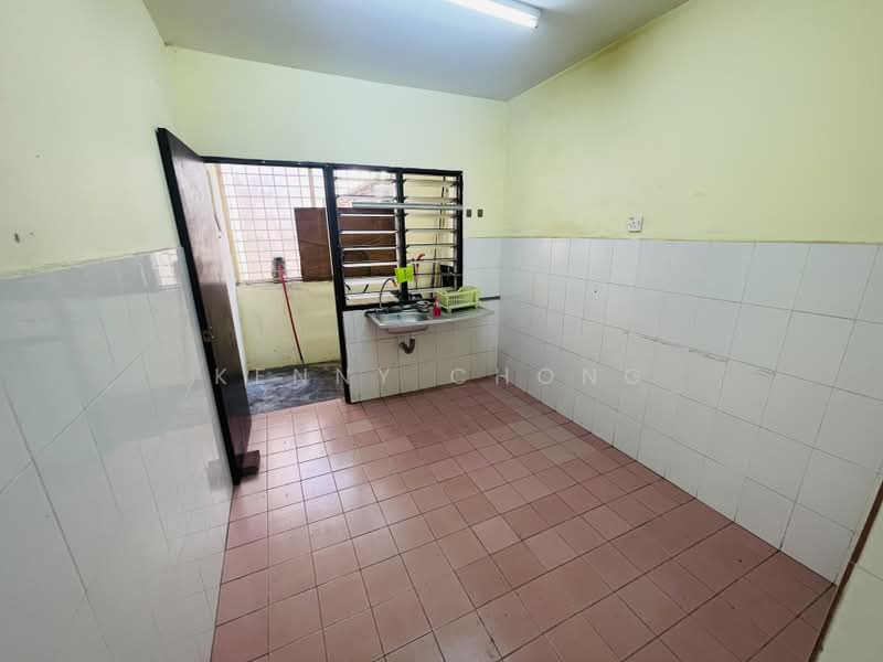 Apartment for Sale at Pangsapuri Bayu Suria (Summerfields Apartments) - Kenny Chong - Kitchen - PropertyGuru.com.my