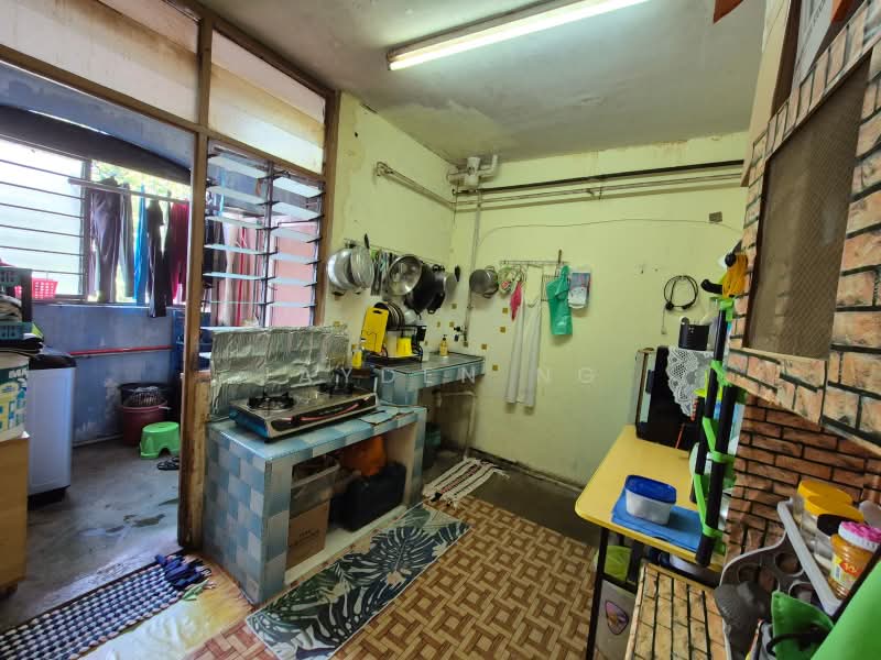 Rumah Flat untuk Dijual di Taman Tampoi Utama - Jayden Ng - Kitchen - PropertyGuru.com.my