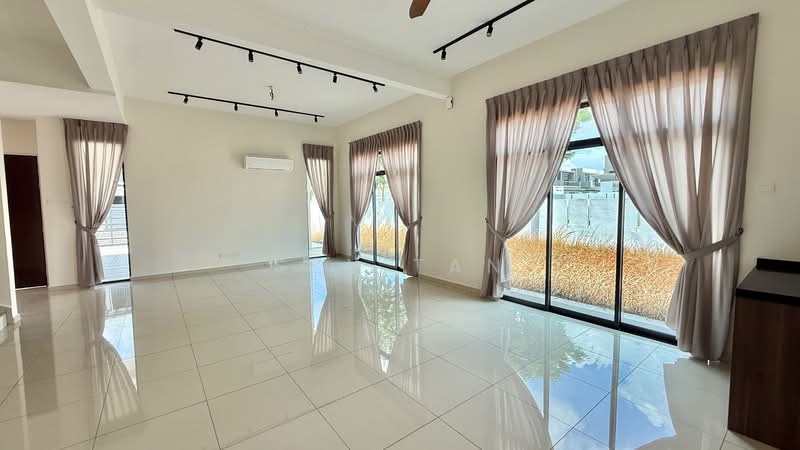 2-storey Terraced House for Rent in Taman Sutera Utama (Skudai) - Sky Tan - Living Room - PropertyGuru.com.my