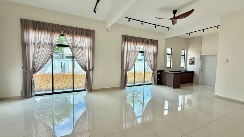 2-storey Terraced House for Rent in Taman Sutera Utama (Skudai) - Sky Tan - Living Room - PropertyGuru.com.my