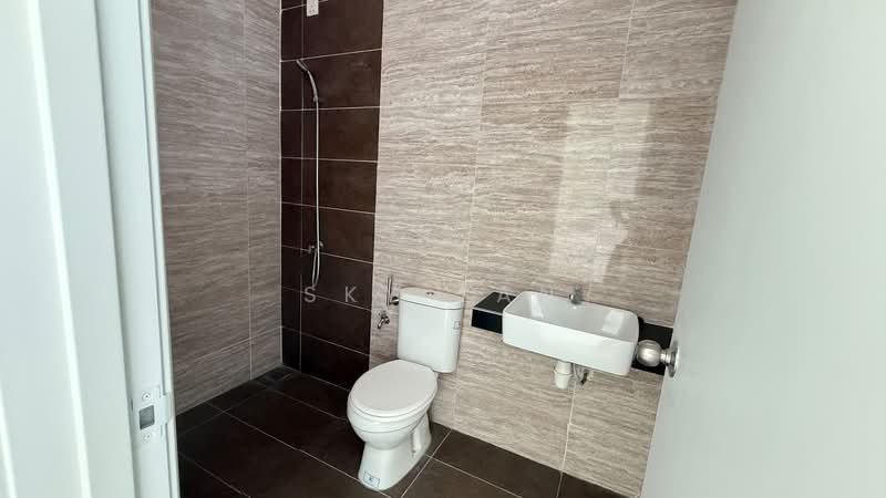 2-storey Terraced House for Rent in Taman Sutera Utama (Skudai) - Sky Tan - Bathroom - PropertyGuru.com.my