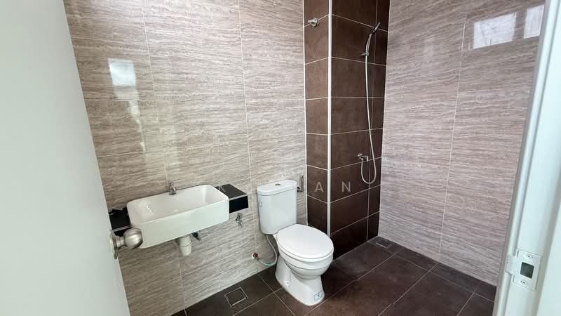 2-storey Terraced House for Rent in Taman Sutera Utama (Skudai) - Sky Tan - Bathroom - PropertyGuru.com.my