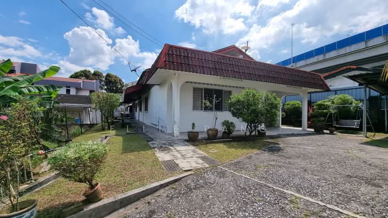 Rumah Banglo untuk Disewa di Kampung Kuala Ampang (Ulu Kelang) - Ellie Pang - Exterior - PropertyGuru.com.my