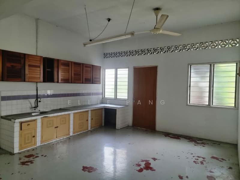 Rumah Banglo untuk Disewa di Kampung Kuala Ampang (Ulu Kelang) - Ellie Pang - Kitchen - PropertyGuru.com.my