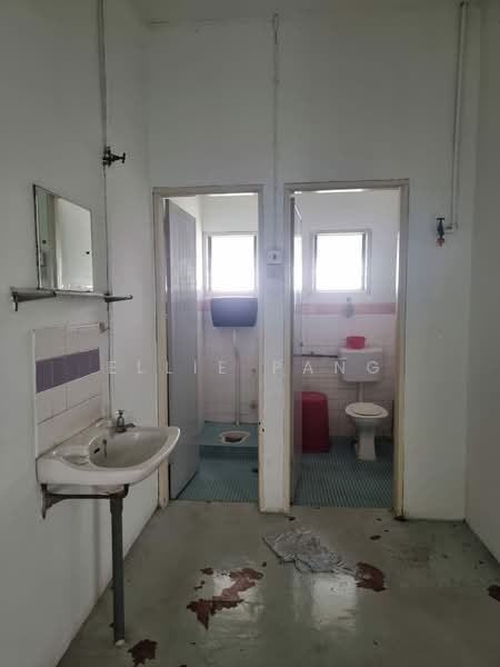 Rumah Banglo untuk Disewa di Kampung Kuala Ampang (Ulu Kelang) - Ellie Pang - Bathroom - PropertyGuru.com.my