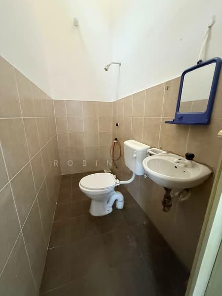 2-storey Terraced House for Sale in Taman Scientex Pasir Gudang (Pasir Gudang) - Robin Lim - Bathroom - PropertyGuru.com.my