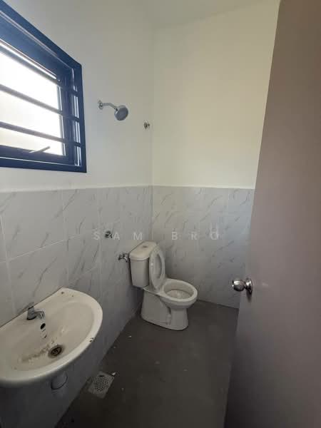 Rumah Teres untuk Disewa di Johor Bahru (Johor) - Sam Bro - Bathroom - PropertyGuru.com.my