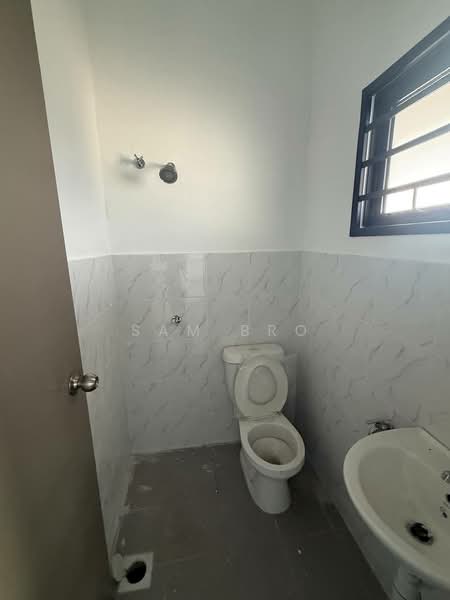 Rumah Teres untuk Disewa di Johor Bahru (Johor) - Sam Bro - Bathroom - PropertyGuru.com.my