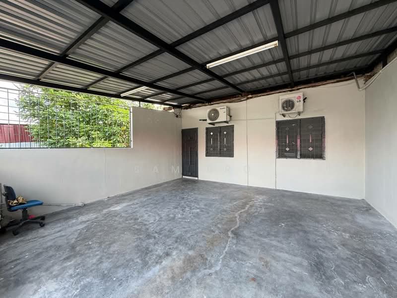 1-storey Terraced House for Sale in Taman Indah Jaya (Kluang) - Sam Bro - Exterior - PropertyGuru.com.my