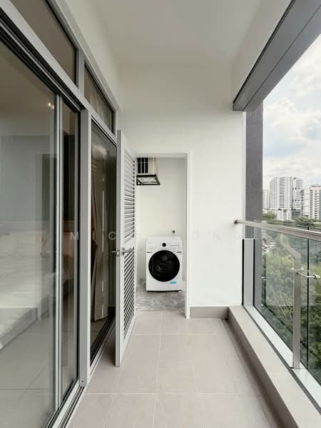 Servis Apartment untuk Disewa di Dorsett Residences Sri Hartamas - Mico Wong - Balcony - PropertyGuru.com.my