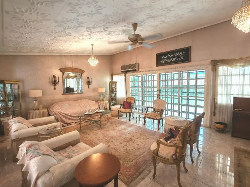 Bungalow for Sale in Seksyen 16 (Petaling Jaya) - Reena Sarif - Living Room - PropertyGuru.com.my