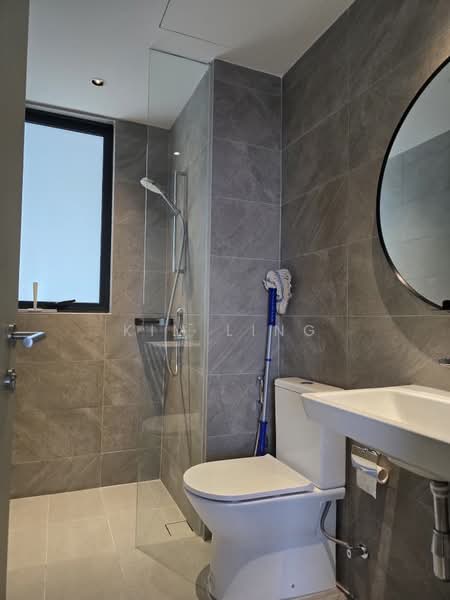 Servis Apartment untuk Disewa di Quinn Residence - Kim Ling - Bathroom 2 - PropertyGuru.com.my