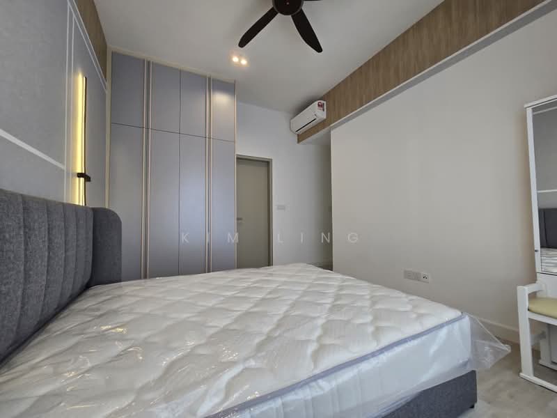 Servis Apartment untuk Disewa di Quinn Residence - Kim Ling - Master Bedroom - PropertyGuru.com.my