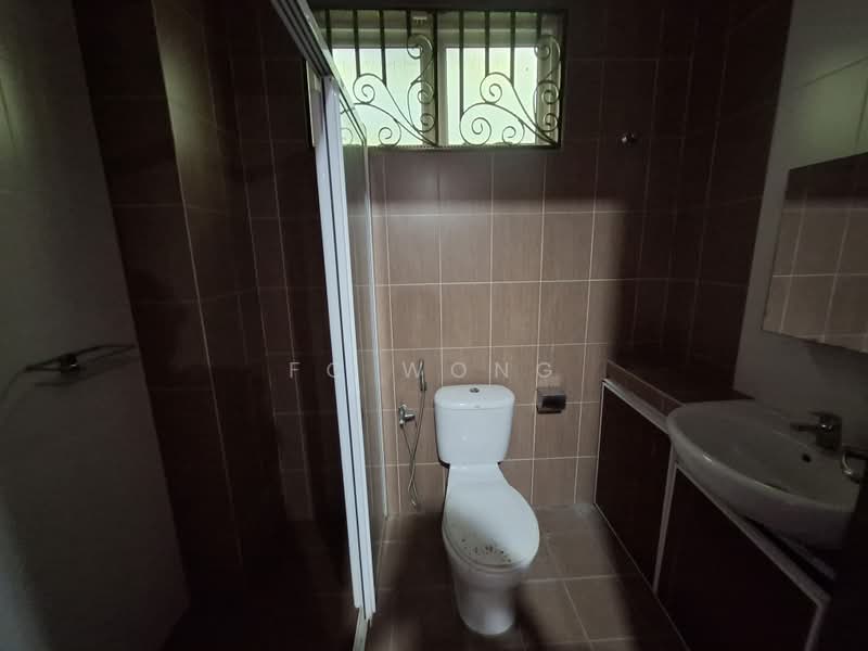 Rumah Banglo untuk Dijual di Taman Yarl (Jalan Klang Lama (Old Klang Road)) - FC Wong - Bathroom - PropertyGuru.com.my